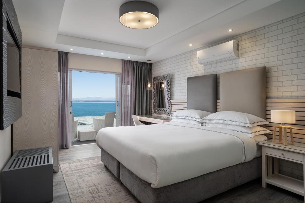 Mossel Bay Signature Harbour Fishing Escape go fish mossel bay signature accommodation 0011
